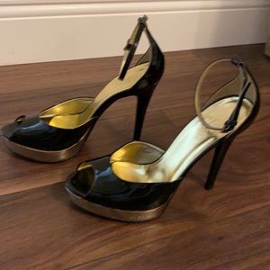 Gucci black and gold high heeled shoe - worn once